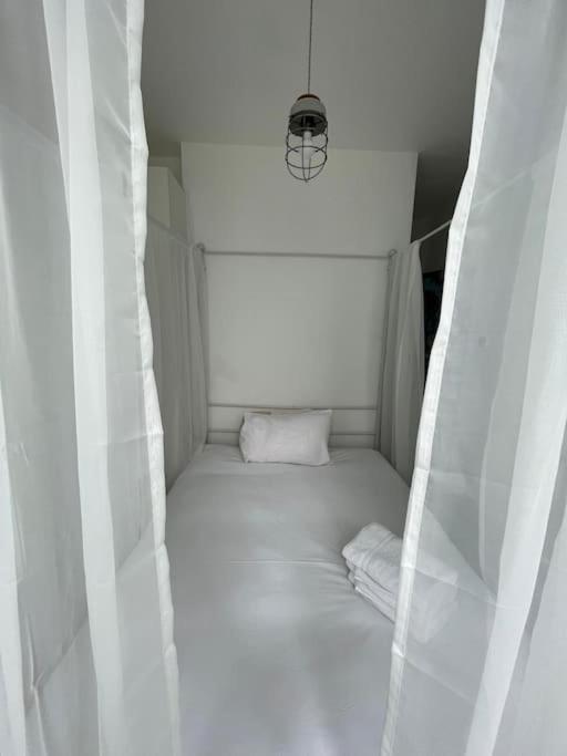2 Bedroom Flat Wembley * London