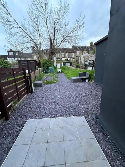 Apartment 2 Bedroom Flat Wembley