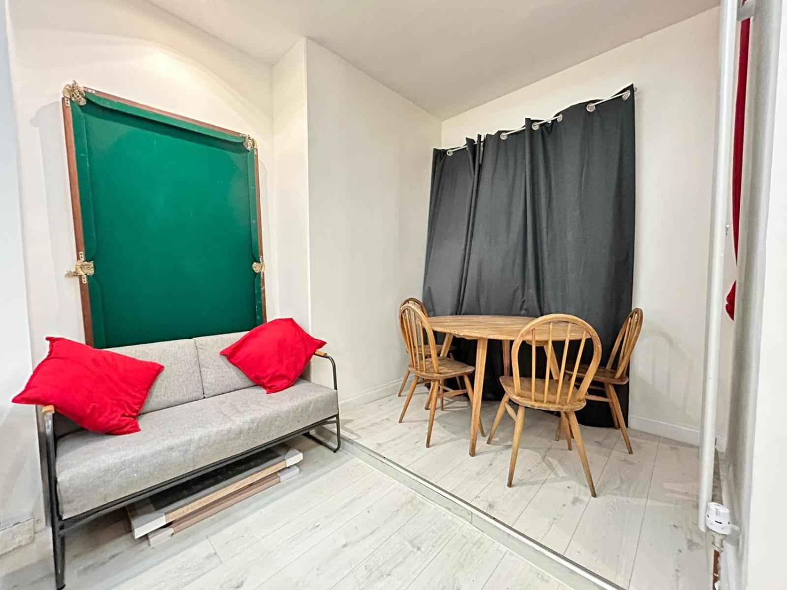 2 Bedroom Flat Wembley London